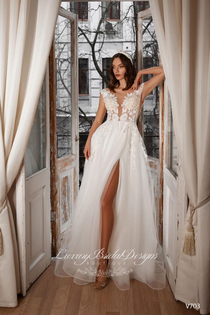 SALE 6US SIZE ! Deep V Neck A-Line Wedding Gown - AFRICA - Image 5