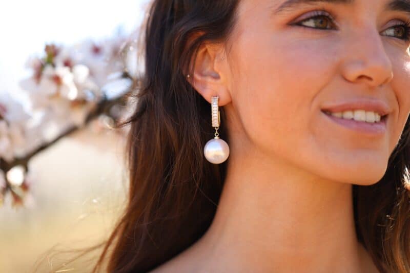 Pearl Gold Boho Wedding Earrings - NOELLE - Image 5