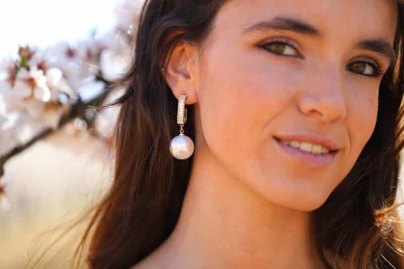 Pearl Gold Boho Wedding Earrings - NOELLE - Image 2