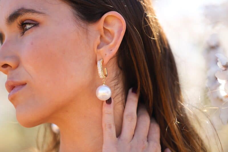 Pearl Gold Boho Wedding Earrings - NOELLE - Image 3