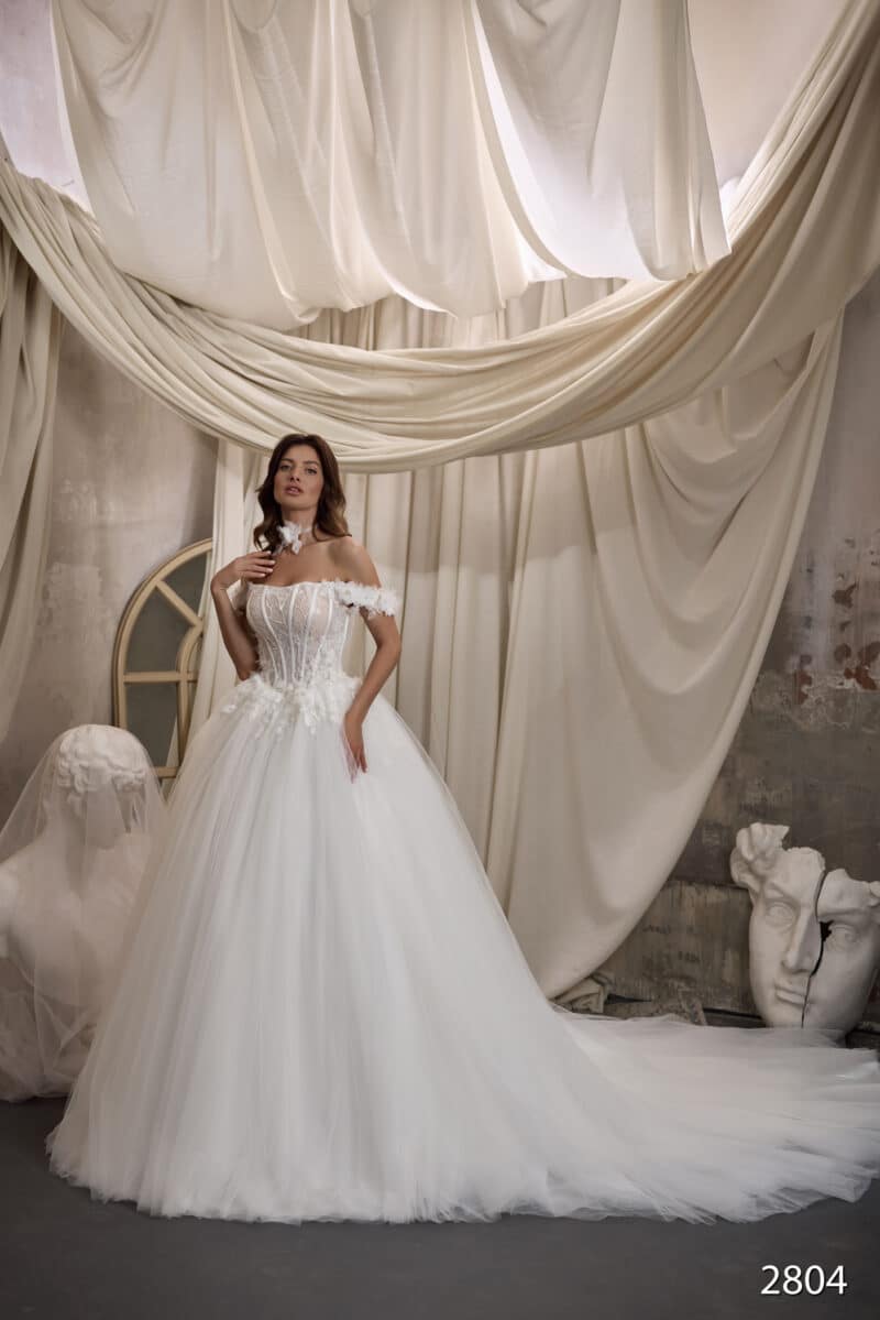 Luxurious Off-the-shoulder Royal Wedding Dress - JENNIE - Image 2